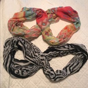NWOT Infinity Scarves 🌷🌼